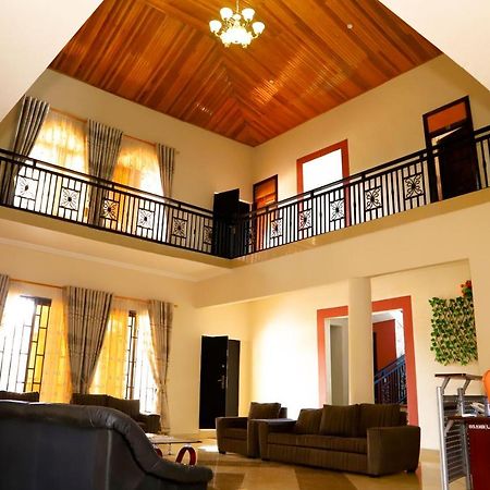 Osaah Bema Lodge Antoa エクステリア 写真