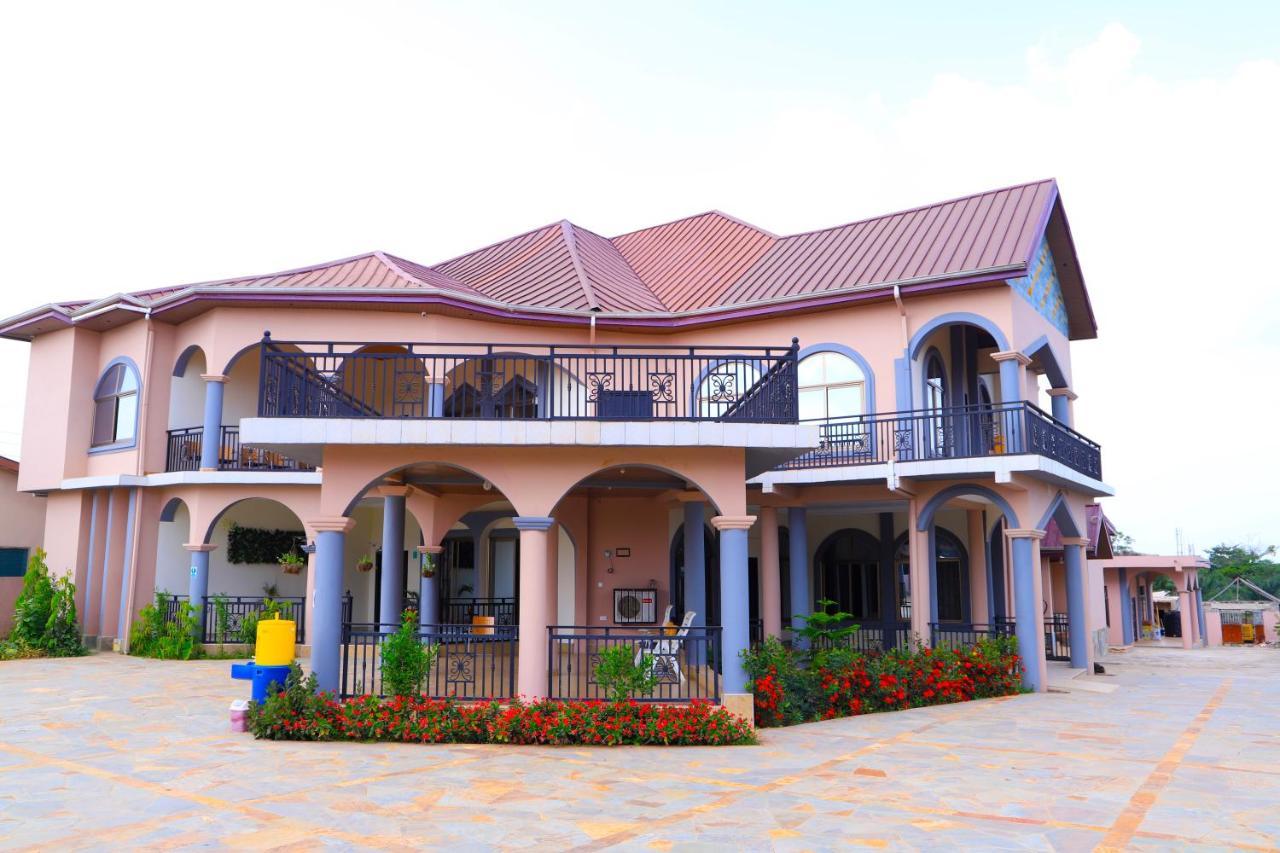 Osaah Bema Lodge Antoa エクステリア 写真