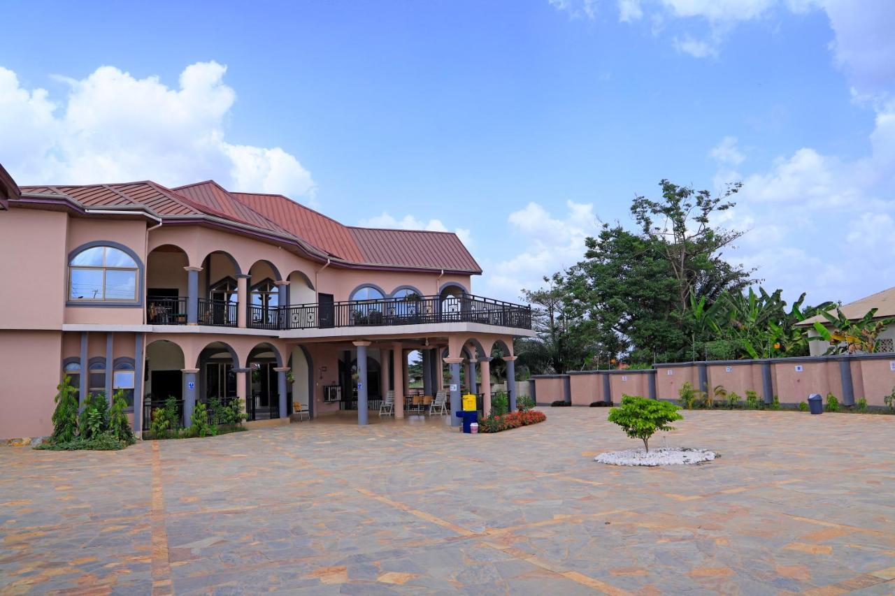 Osaah Bema Lodge Antoa エクステリア 写真