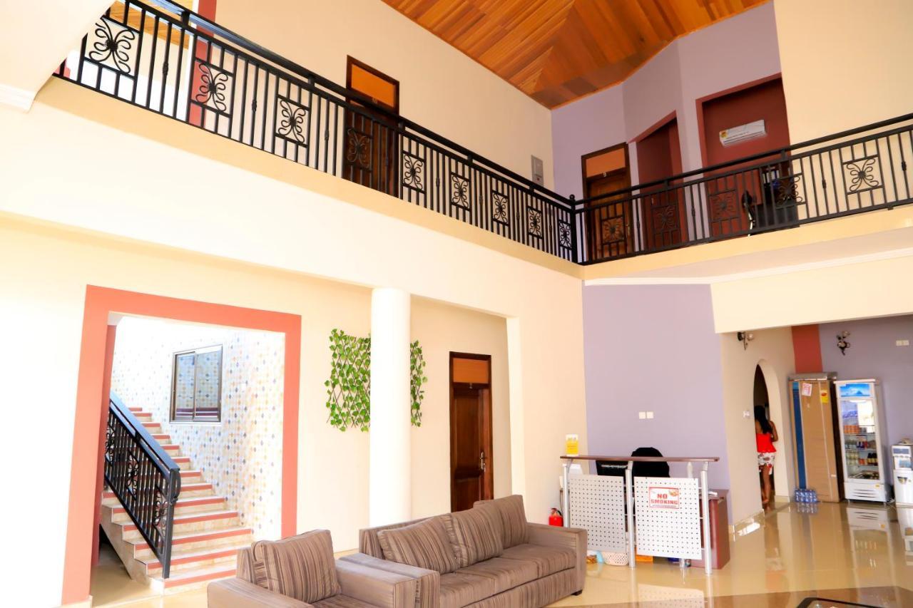 Osaah Bema Lodge Antoa エクステリア 写真