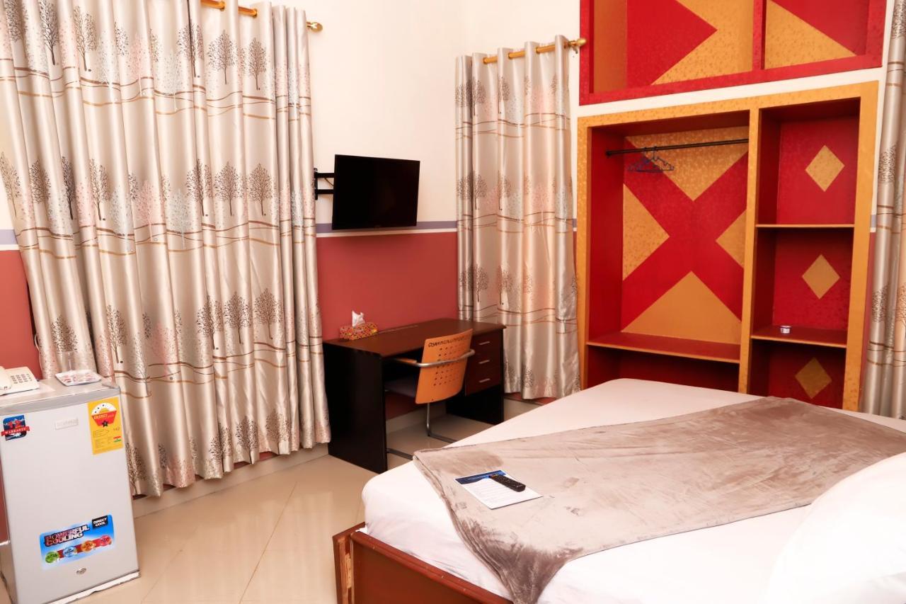 Osaah Bema Lodge Antoa エクステリア 写真